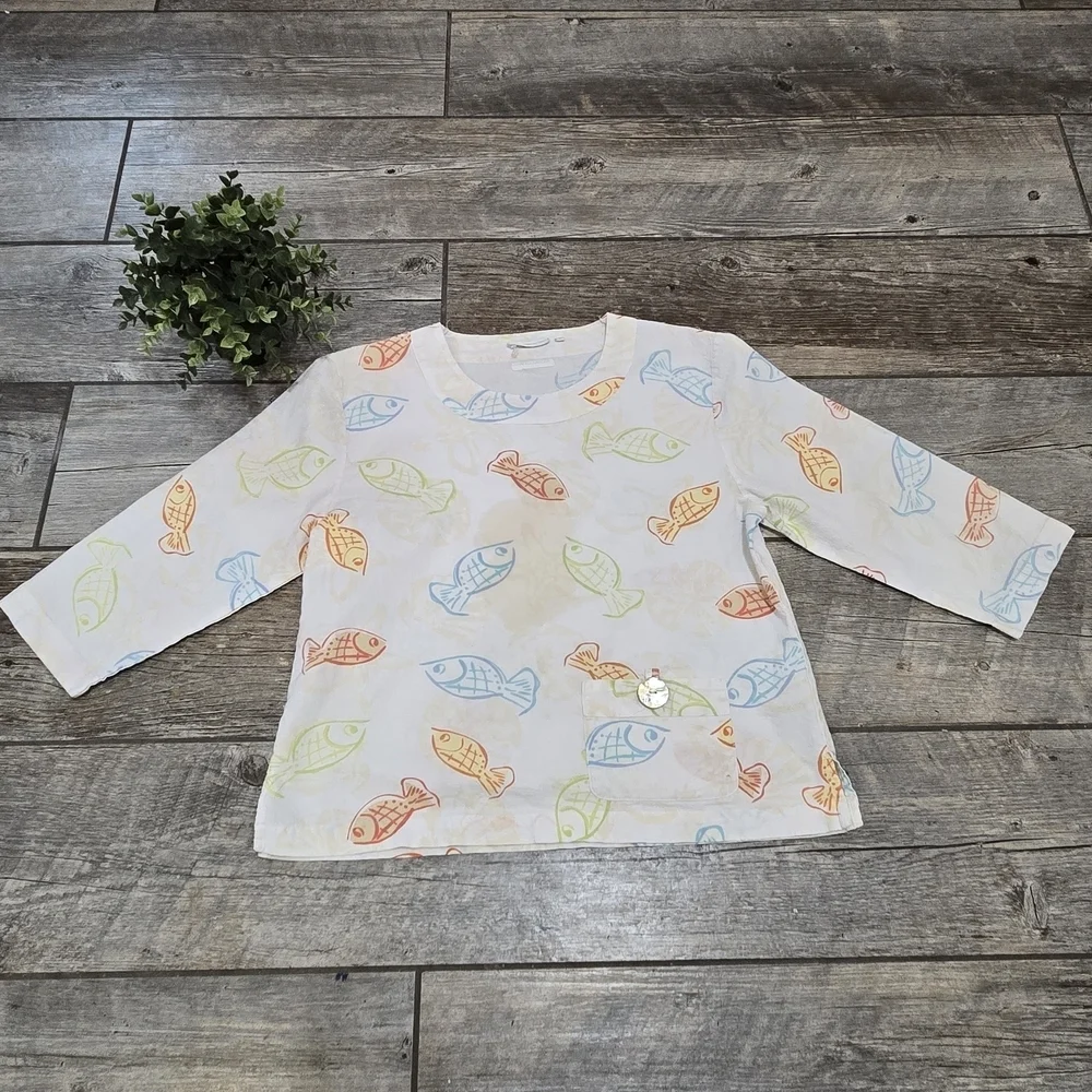 Lulu-B White Colorful Fish Print Long 3/4 Sleeve Blouse, Size M